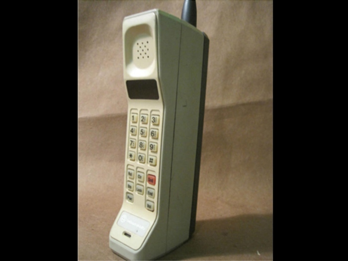 Motorola DynaTAC 8000X went from prototype to production slowly
